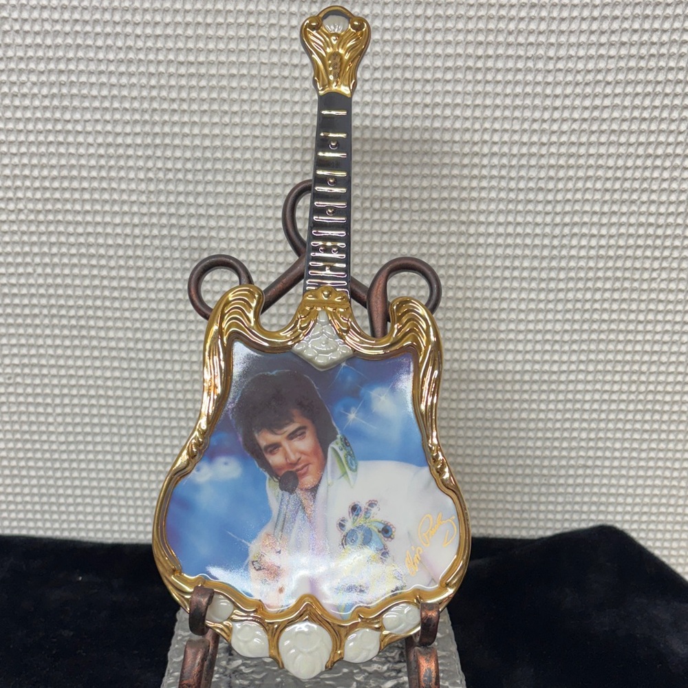 Elvis Presley commemorative plate